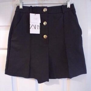 NWT Zara Black Pleated Trouser Shorts with Gold Buttons, Size Small